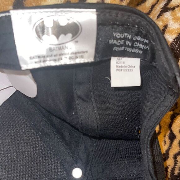Batman Black w/Ghost Bats SnapBack Hat DC Comics Gotham Youth OSFM New - Picture 10 of 11